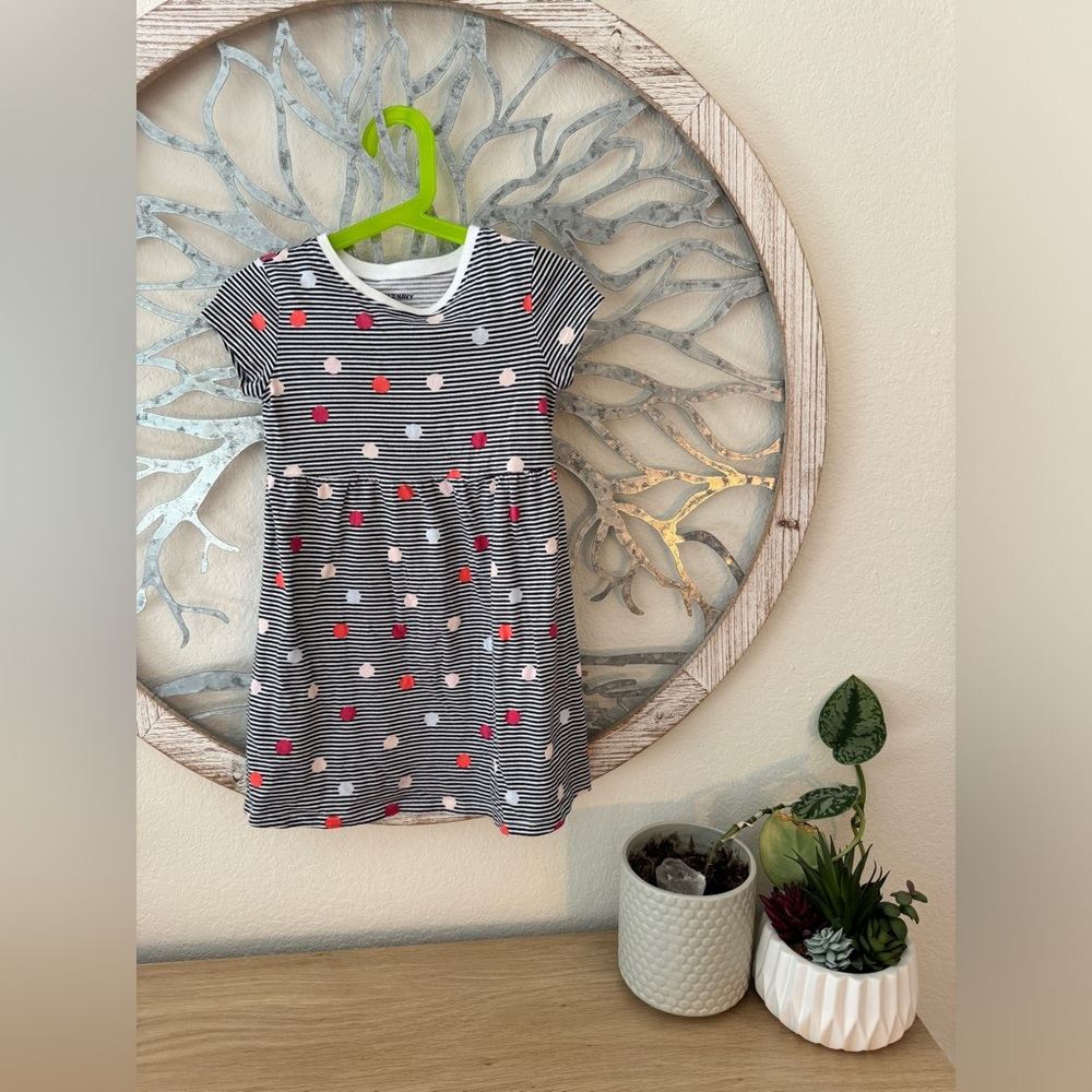 OLD NAVY Girl’s dress. Kid’s cotton dress. Size 4T. Polka dot & stripes.